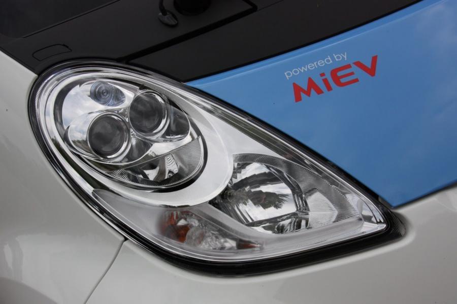  Mitsubishi i-MiEV (JDM) 2010 года  (фото 4 из 50)